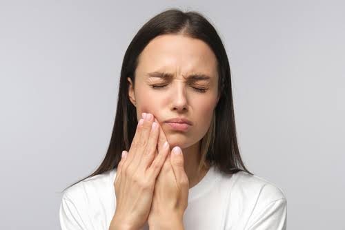 Emergency Dental Care with dentist at The White Dental Practice, dental clinic near me in Mankapur Nagpur